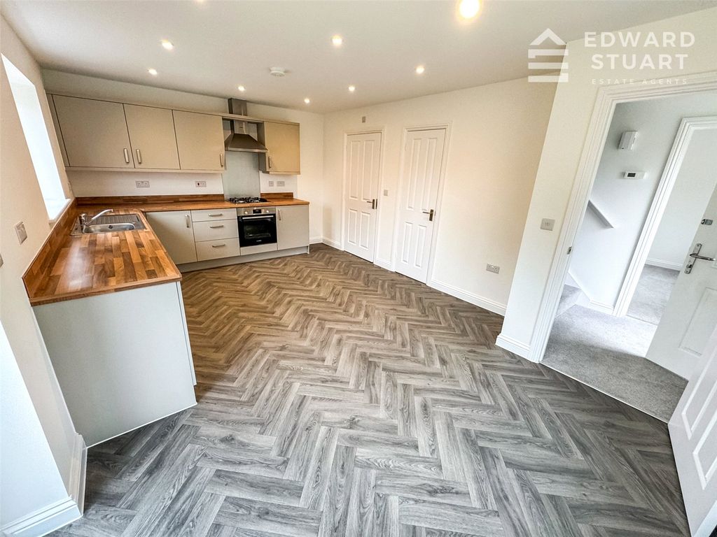 Property photo 2 of 10 Picture No. 14