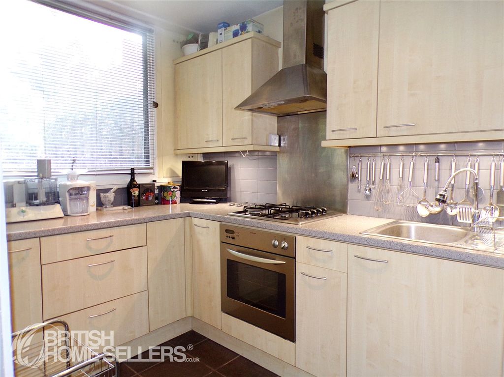Property photo 2 of 21 Picture No. 12