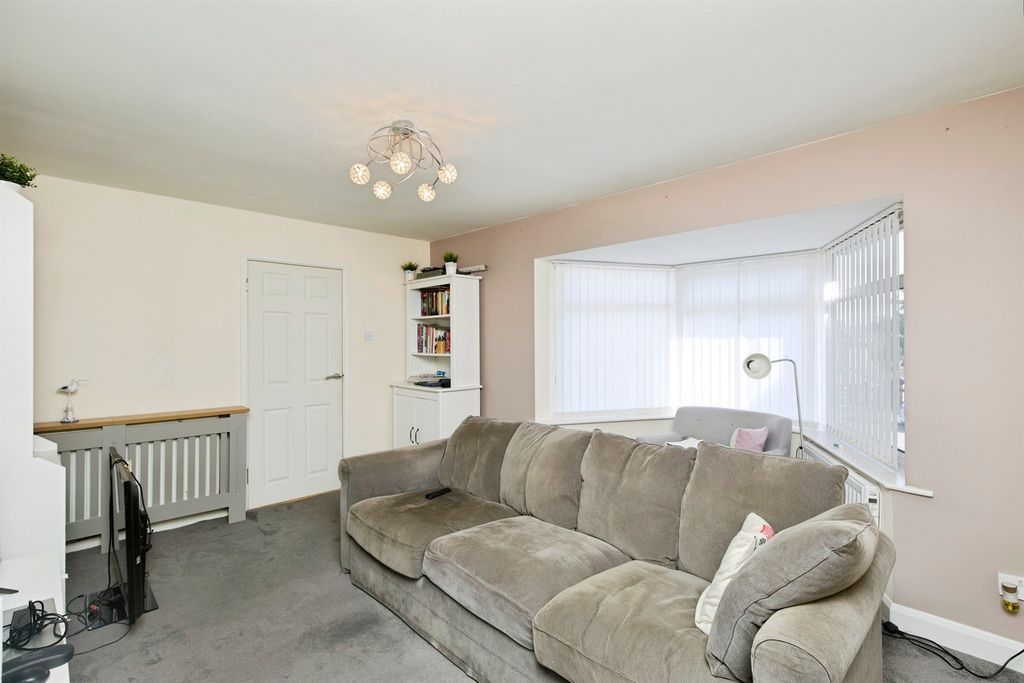 Property photo 2 of 13