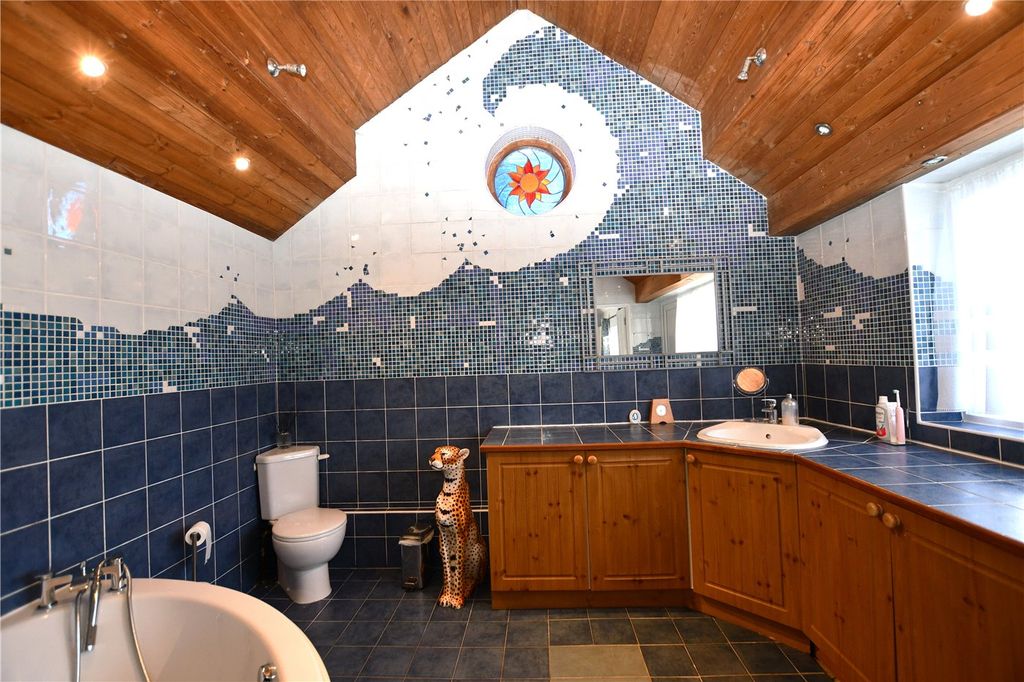 Additional image 14 of 6 bed detached house for saleNine Mile Ride, Wokingham, Berkshire RG40