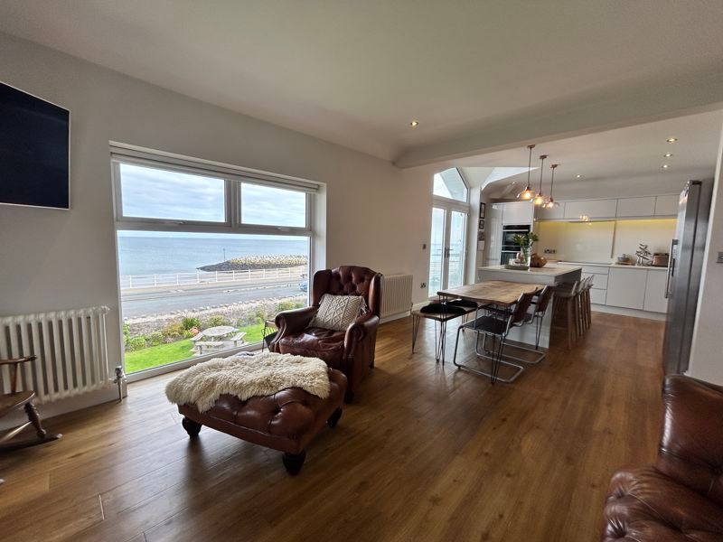 Property photo 3 of 43 Photo 5