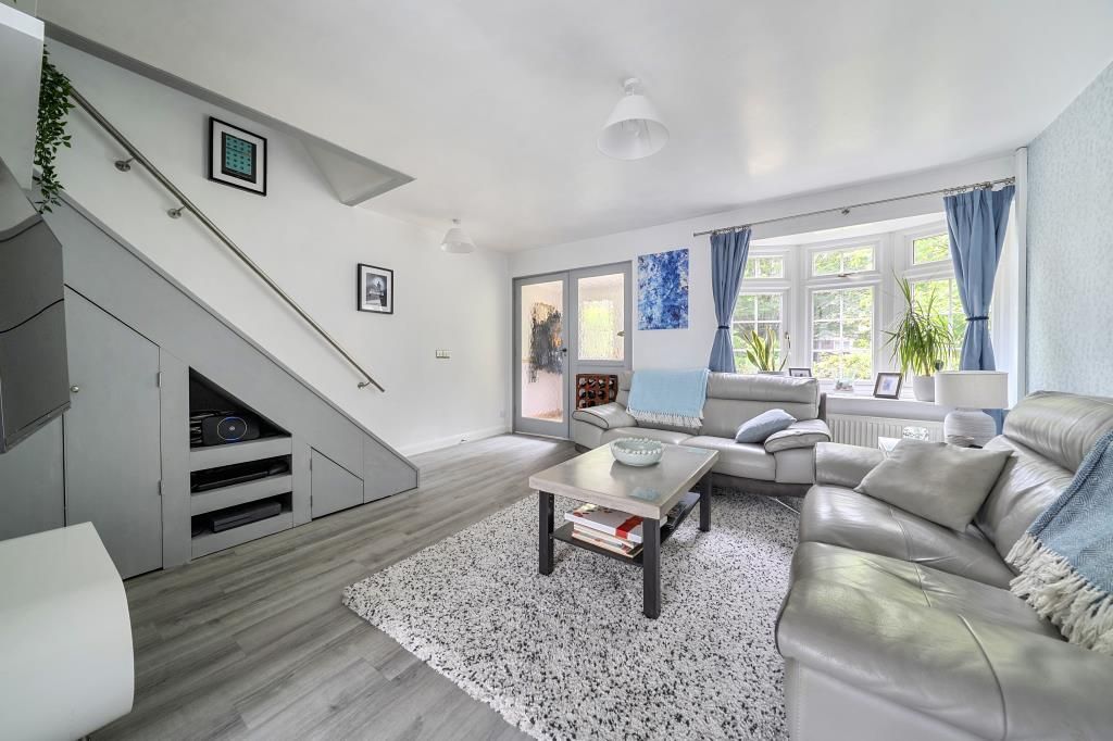 Property photo 2 of 11 R