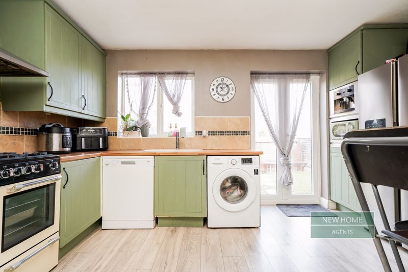 Property photo 3 of 17 Photo 11