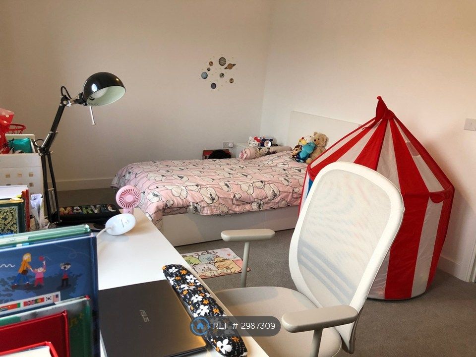 Property photo 2 of 16 Double Bedroom 3