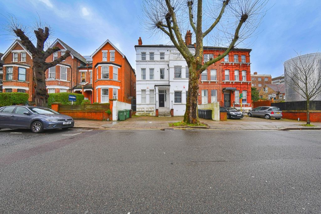 Property photo 3 of 17 Photo 10