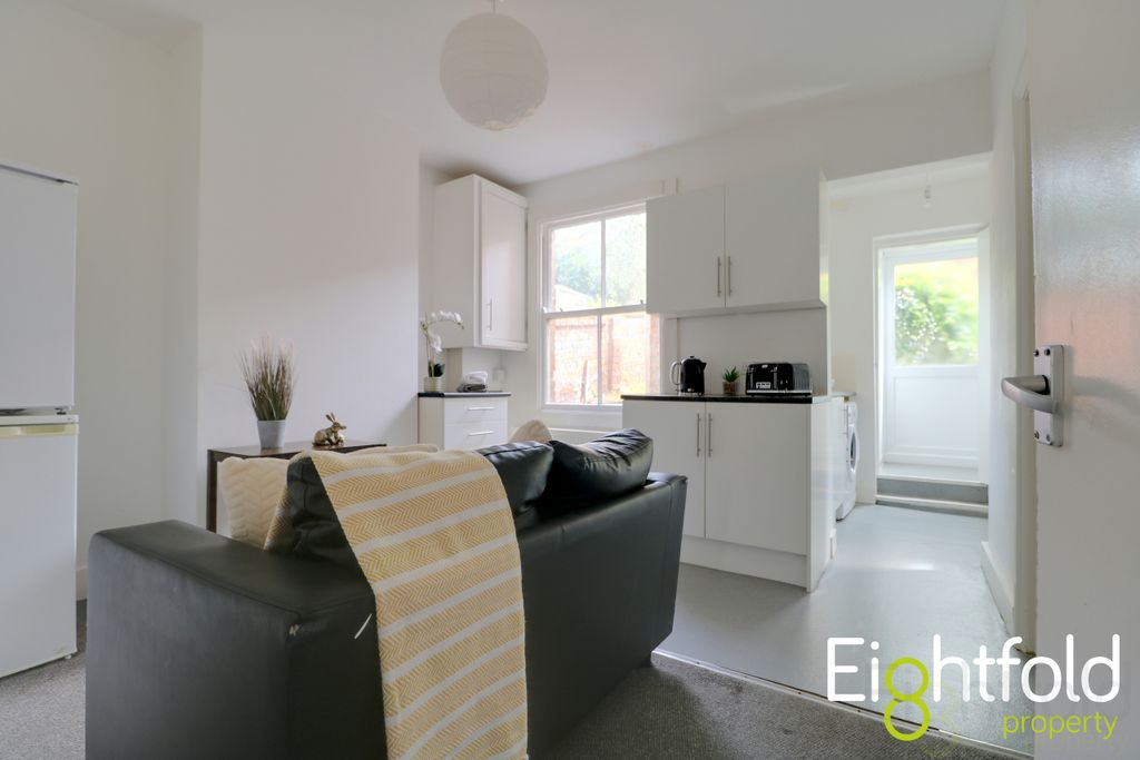 Property photo 3 of 8 Image