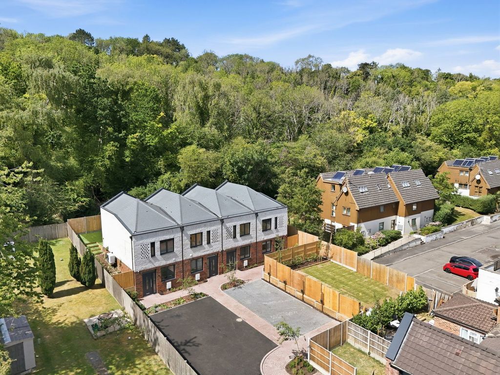 Property photo 1 of 27