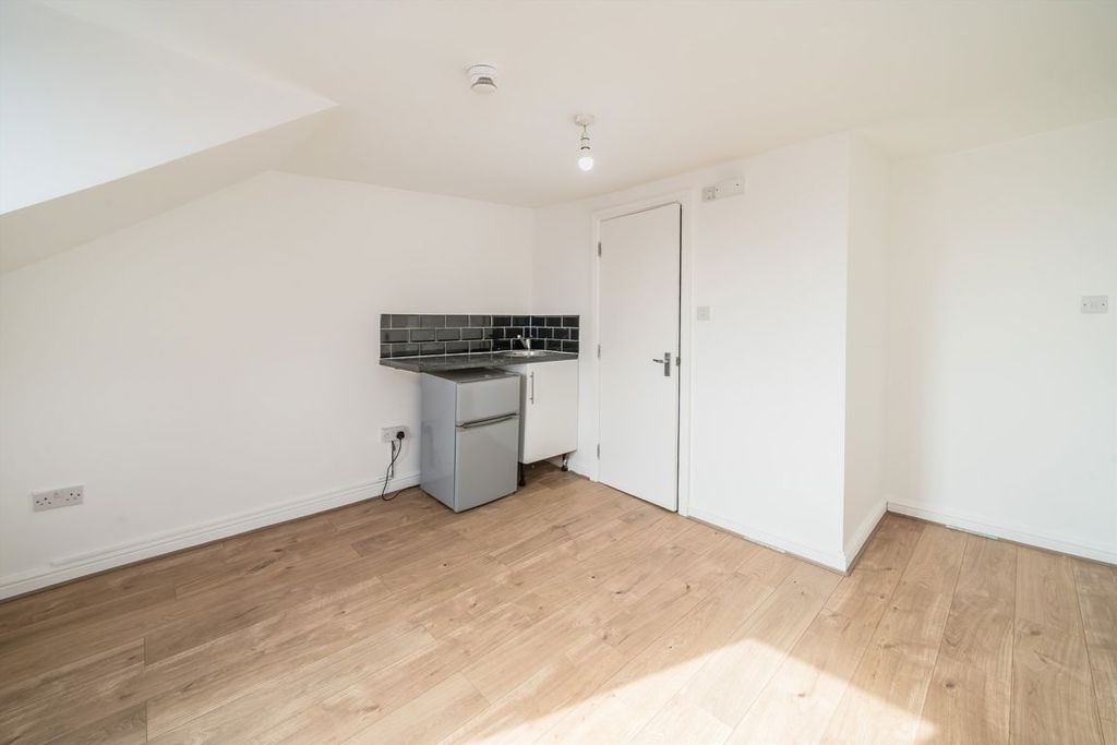 Property photo 3 of 3