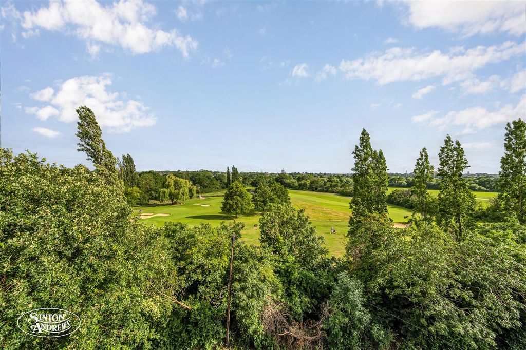 Property photo 1 of 16 Flat 18, Perivale Lodge-17.Jpg