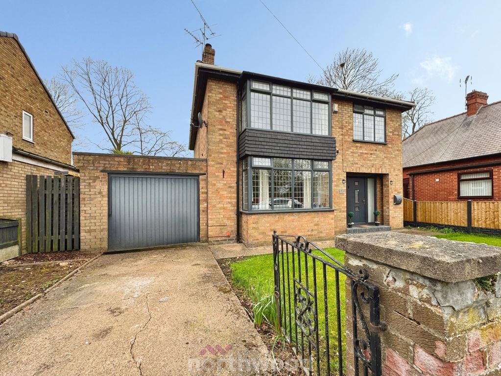 Property photo 1 of 27
