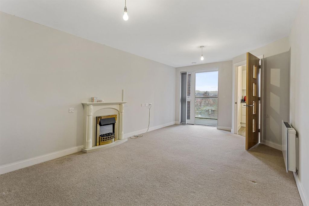 Property photo 2 of 17 07-Feeb8426-7Dd2-4Fe2-B74B-Eb75567Fcc4Bshpmcs_57Au