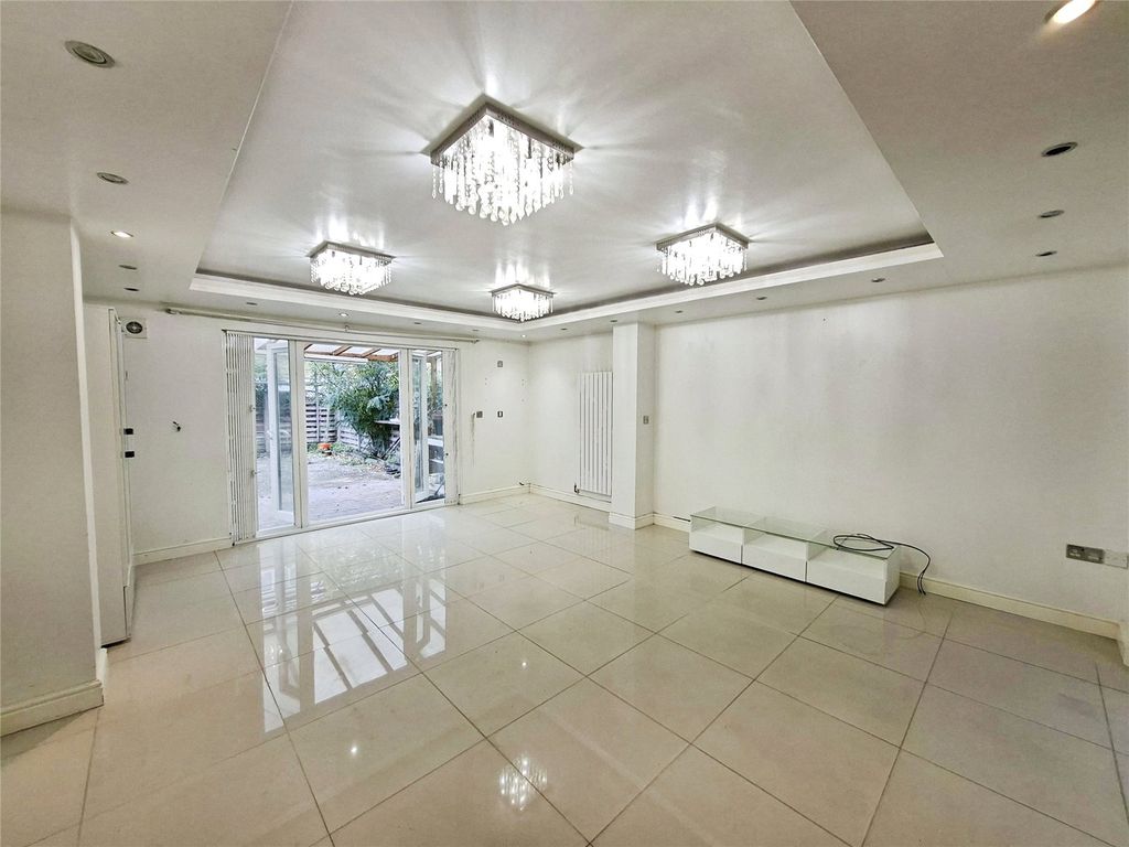 Property photo 2 of 19 Picture No. 40