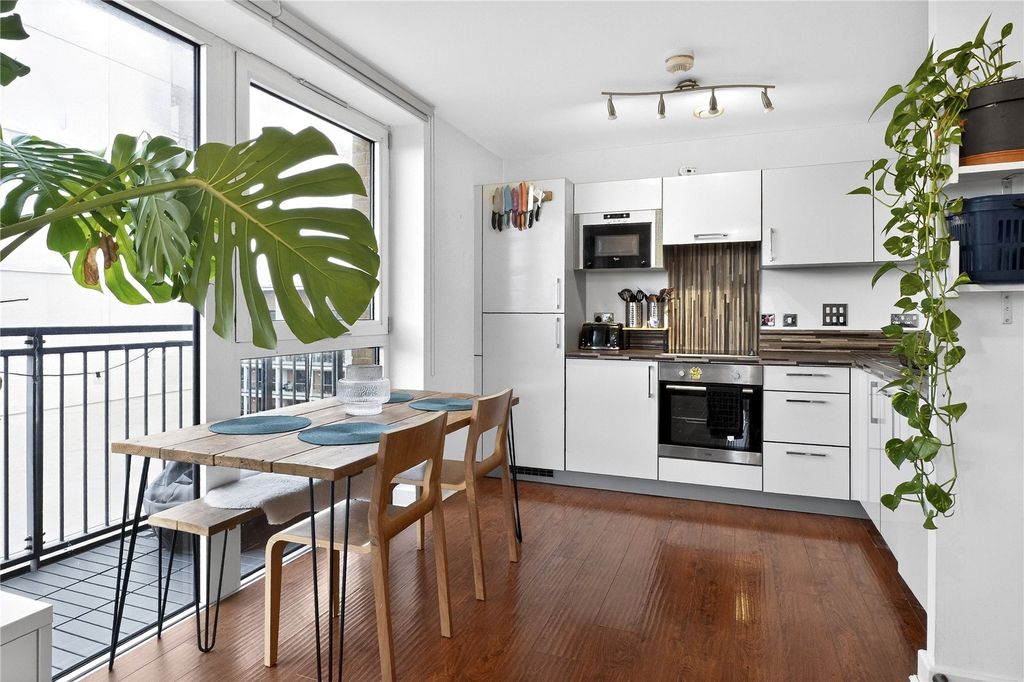 Property photo 2 of 20 Kitchen