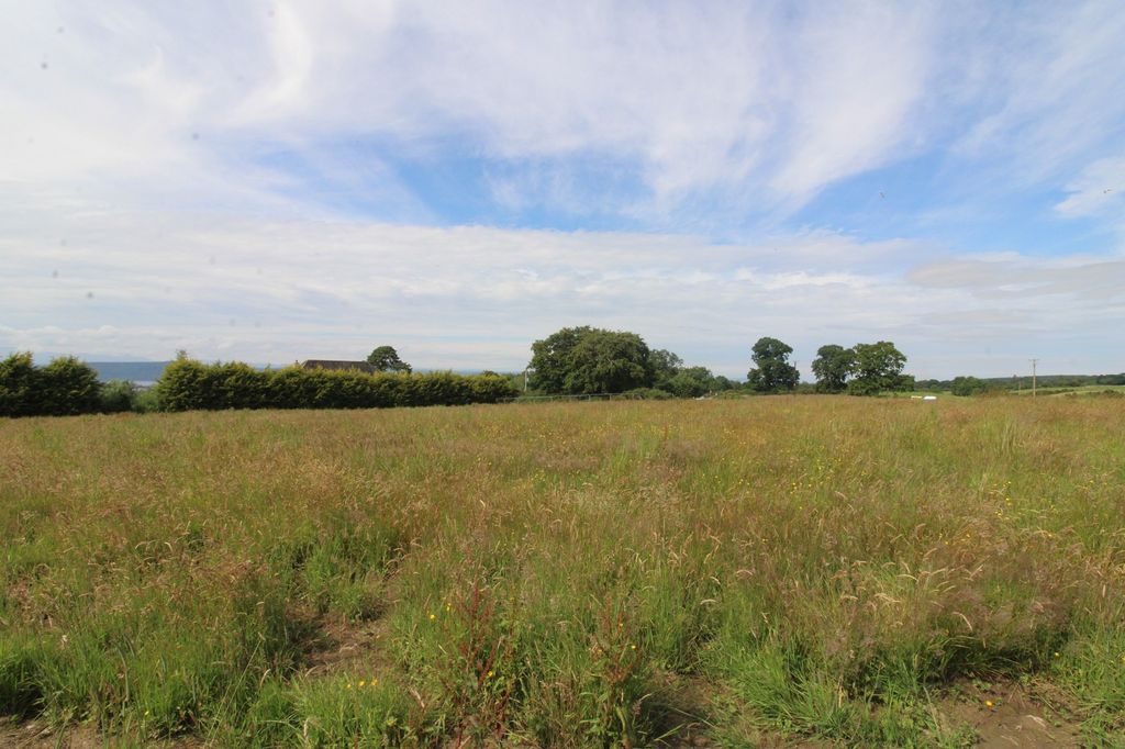 Property photo 3 of 9 Plot