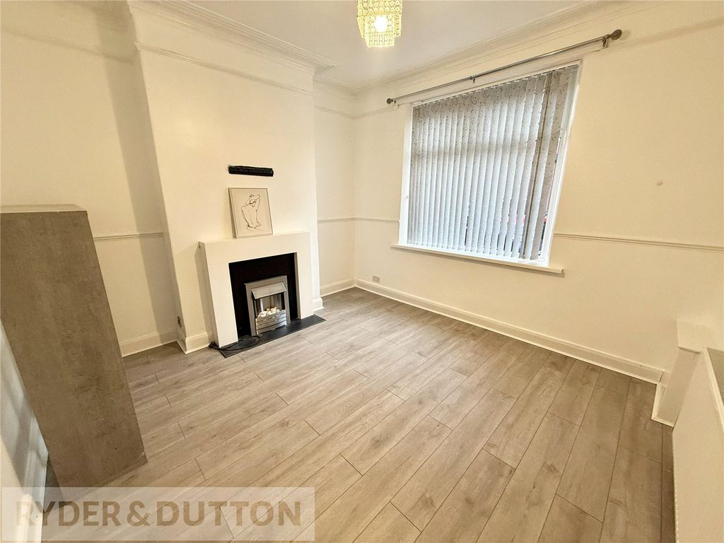 Property photo 2 of 28 Lounge