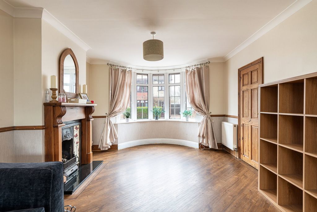 Property photo 2 of 21