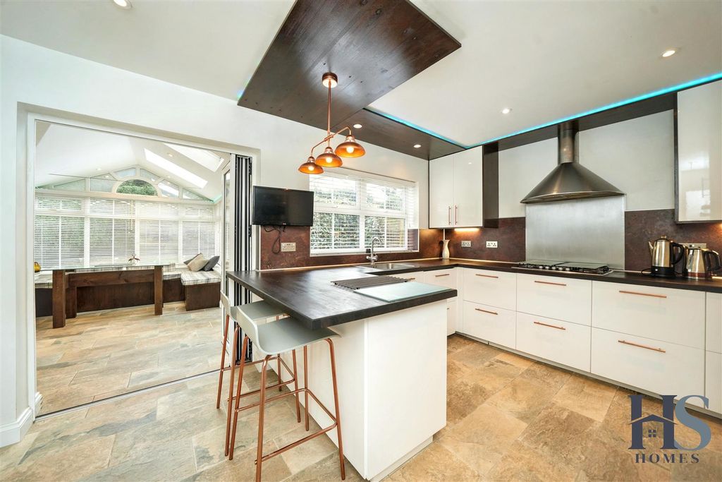 Property photo 2 of 49