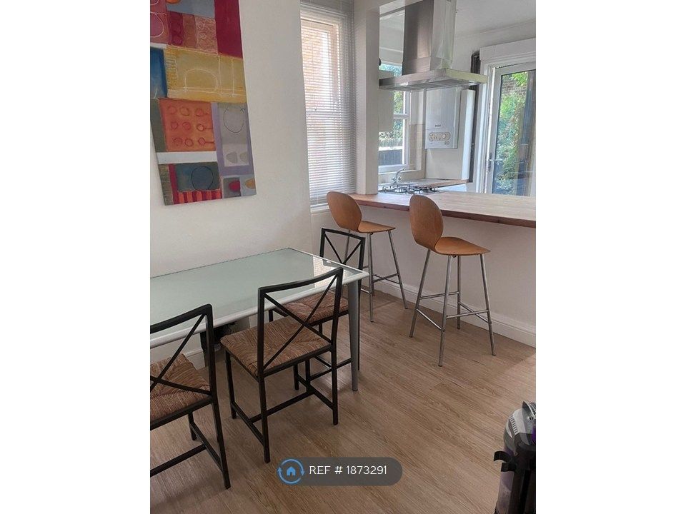 Property photo 3 of 11 Kitchen Dining