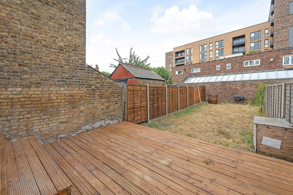 Property photo 3 of 19