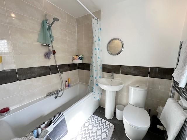 Property photo 3 of 15 Bathroom