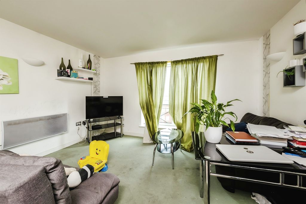Property photo 2 of 11