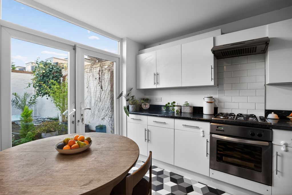 Property photo 3 of 15 Kitchen