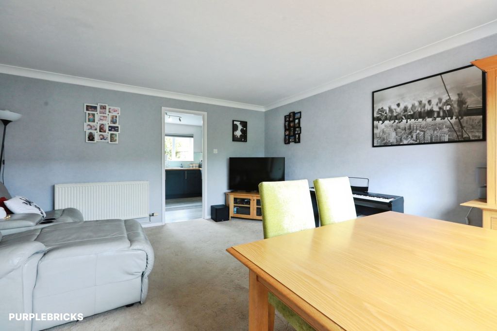 Property photo 3 of 27