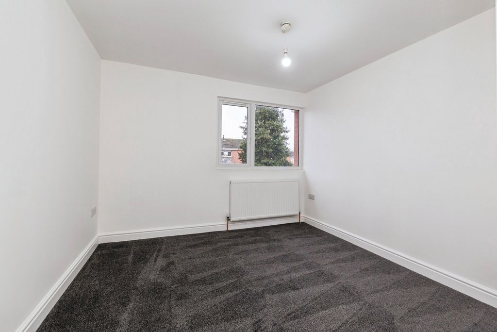 Property photo 2 of 18 Pbox-Img.Jpg