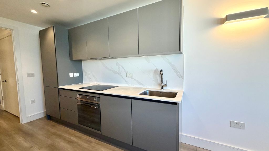 Property photo 2 of 11 Kitchen