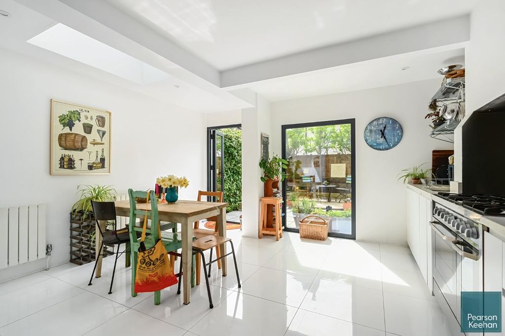 Property photo 2 of 31 20 Mortimer Rd Bn3 (15).Jpg