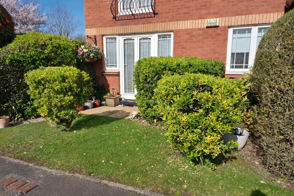 Property photo 2 of 21 Garden