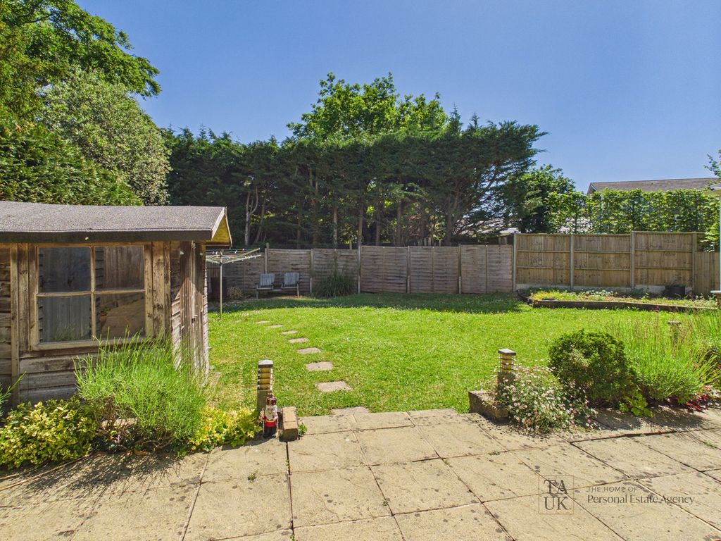 Property photo 2 of 21