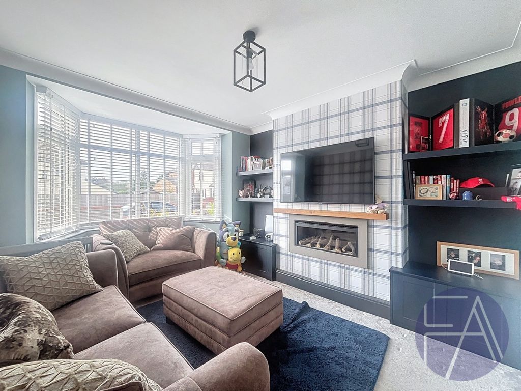 Property photo 2 of 17 4520842