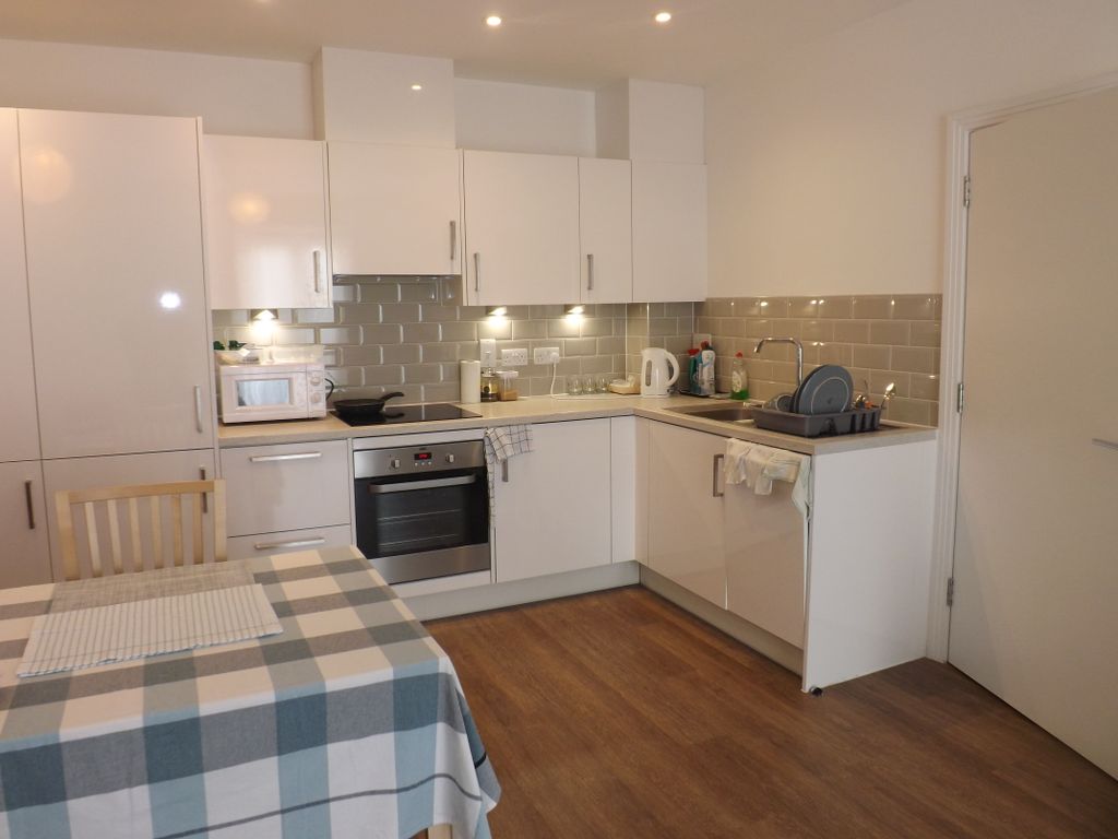 Property photo 1 of 6 Kitchen