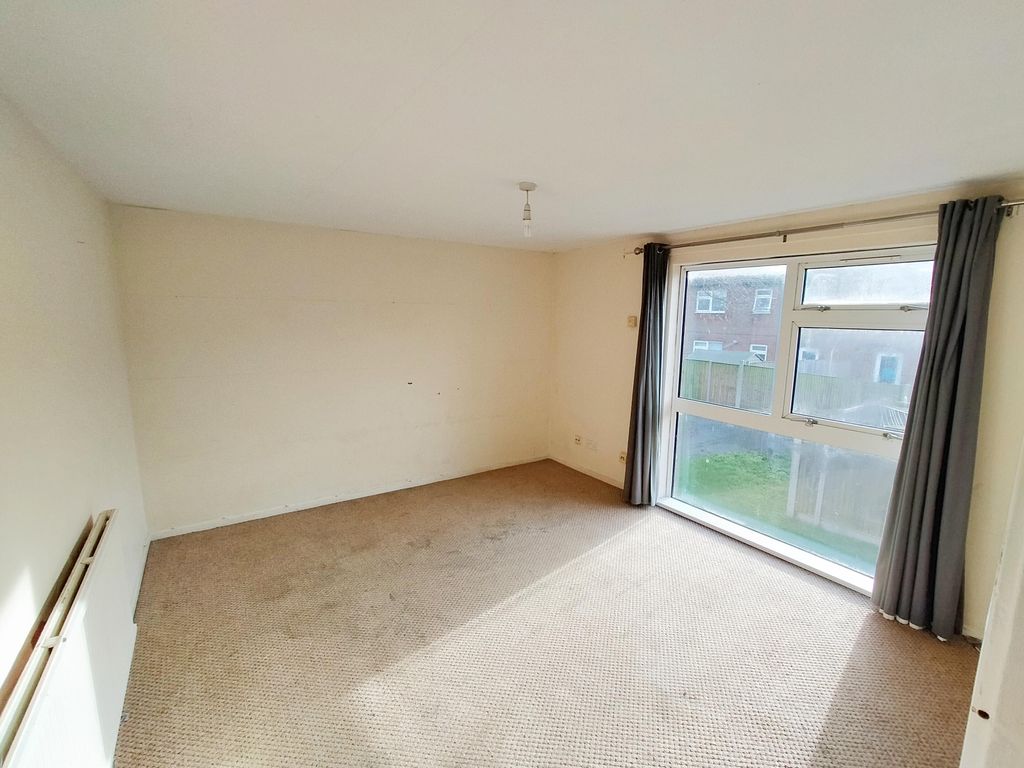 Property photo 2 of 12 Image