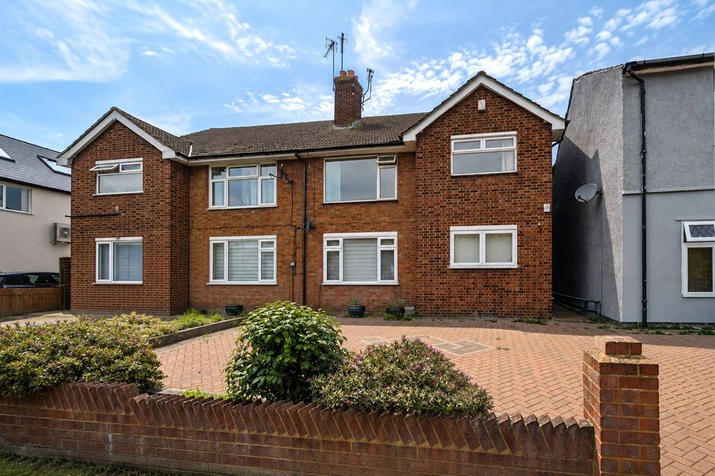 Property photo 1 of 18 External