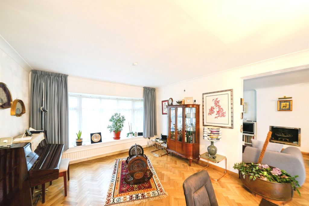 Property photo 2 of 18