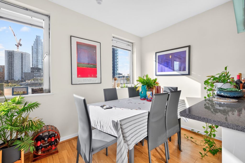 Property photo 3 of 16 Pbox-Img.Jpg