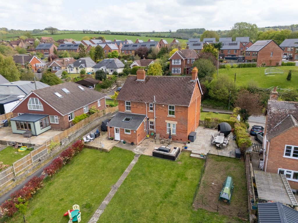 Property photo 2 of 35