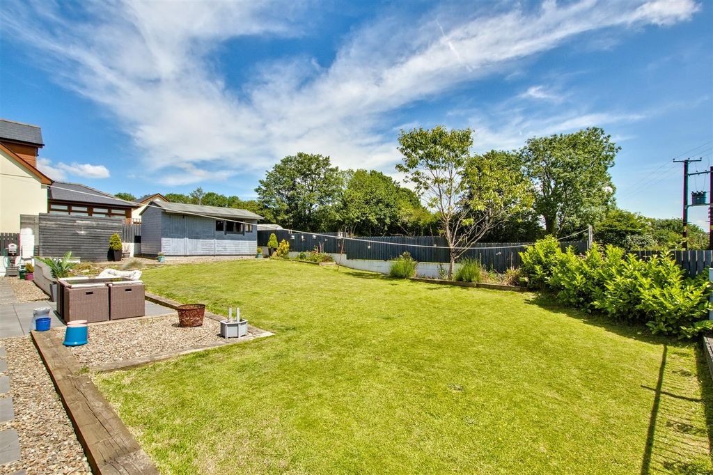 Property photo 2 of 40 Garden