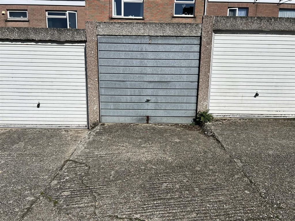 Property photo 2 of 3 Garage 3.Jpg