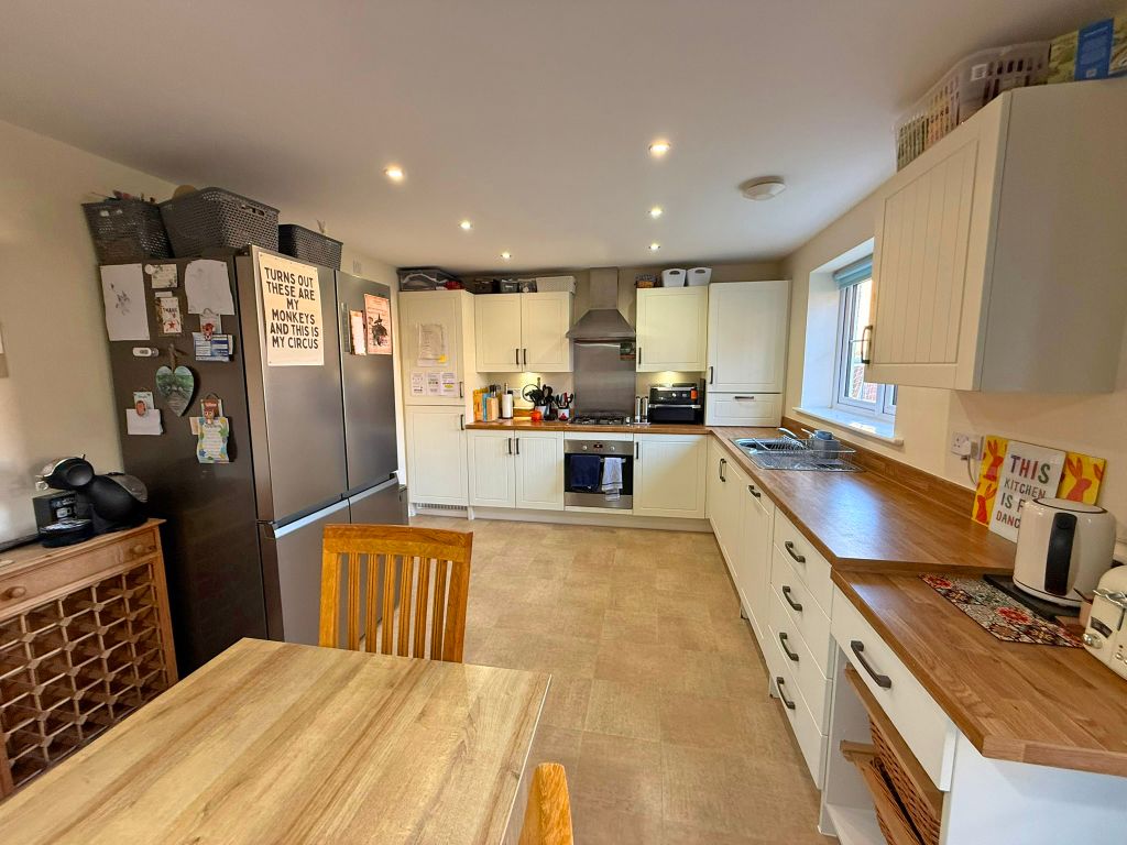 Property photo 3 of 15 Img_2359