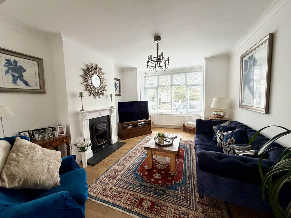 Property photo 3 of 19