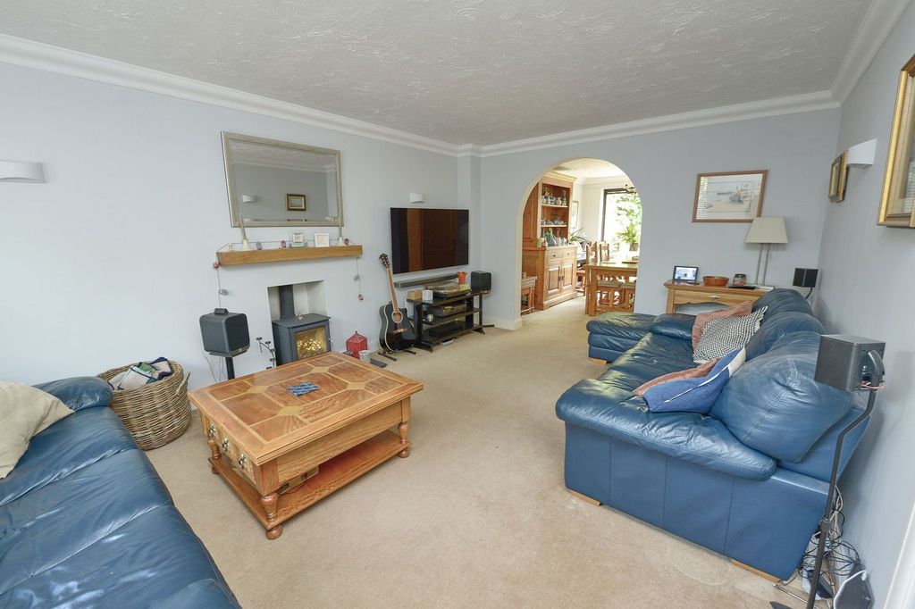 Property photo 3 of 21