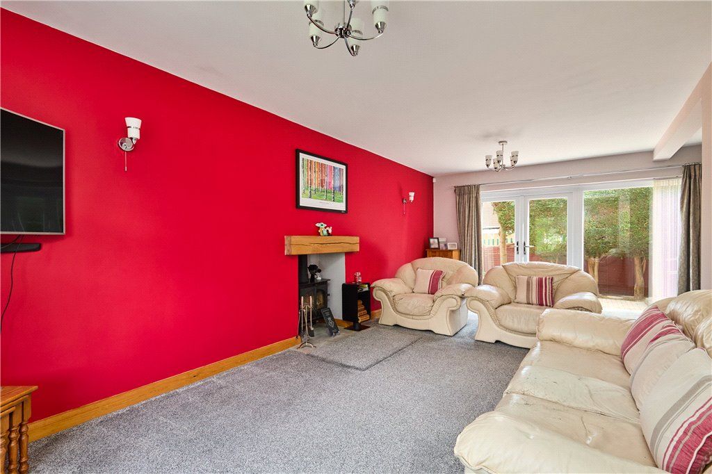 Property photo 3 of 17 Light &amp; Spacious