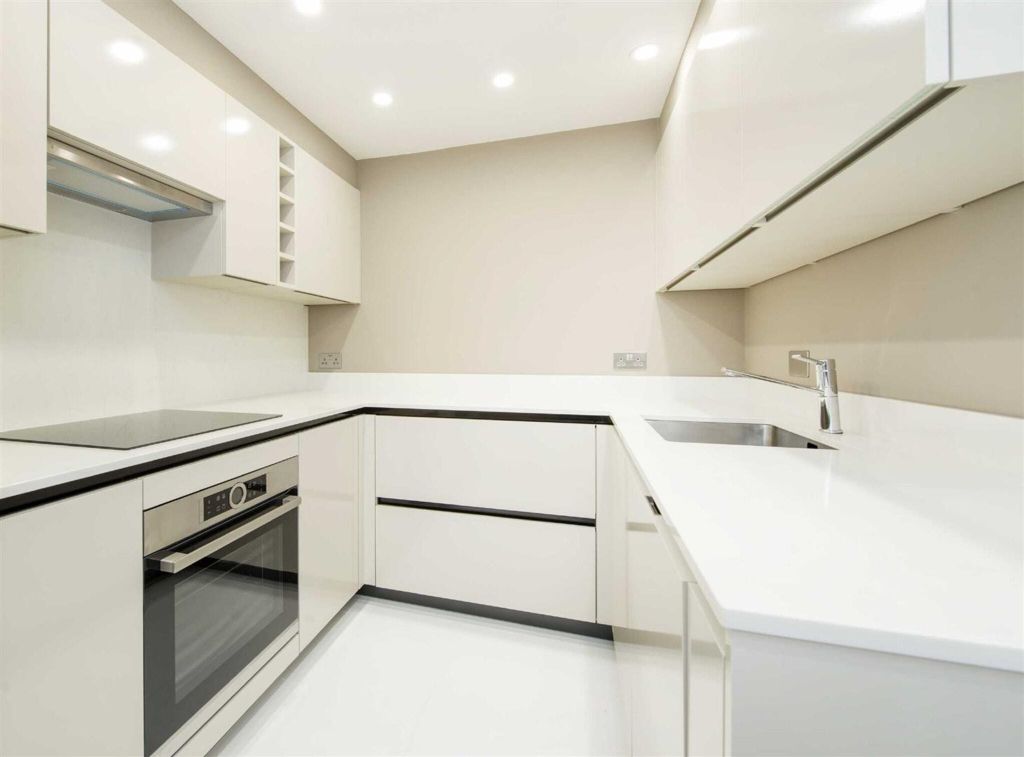 Property photo 2 of 15 Kitchen