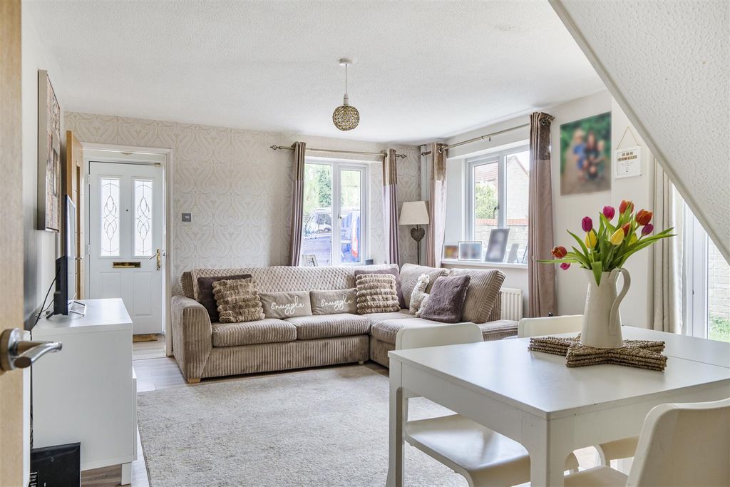 Property photo 3 of 14 Lounge/Diner