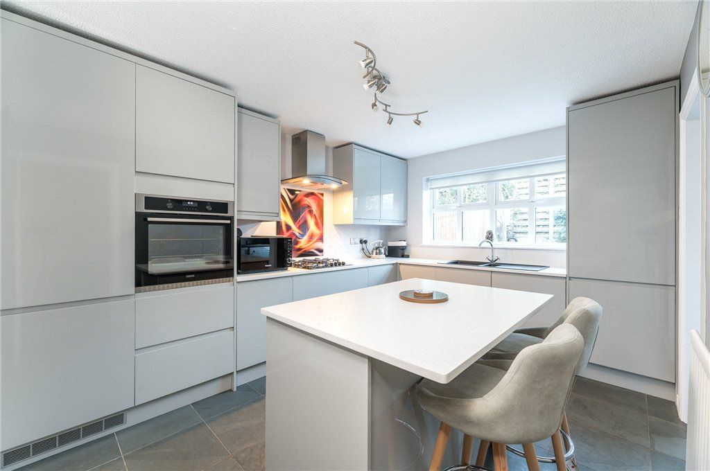 Property photo 3 of 25 Kitchen