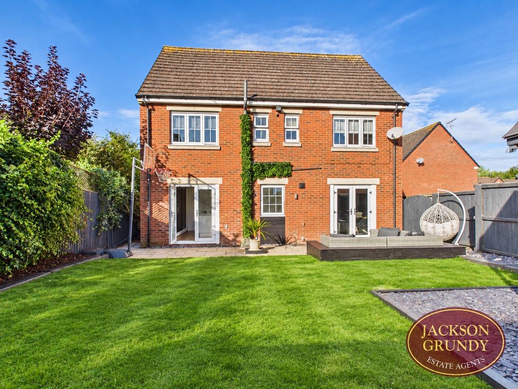 Property photo 3 of 18 The Spinney