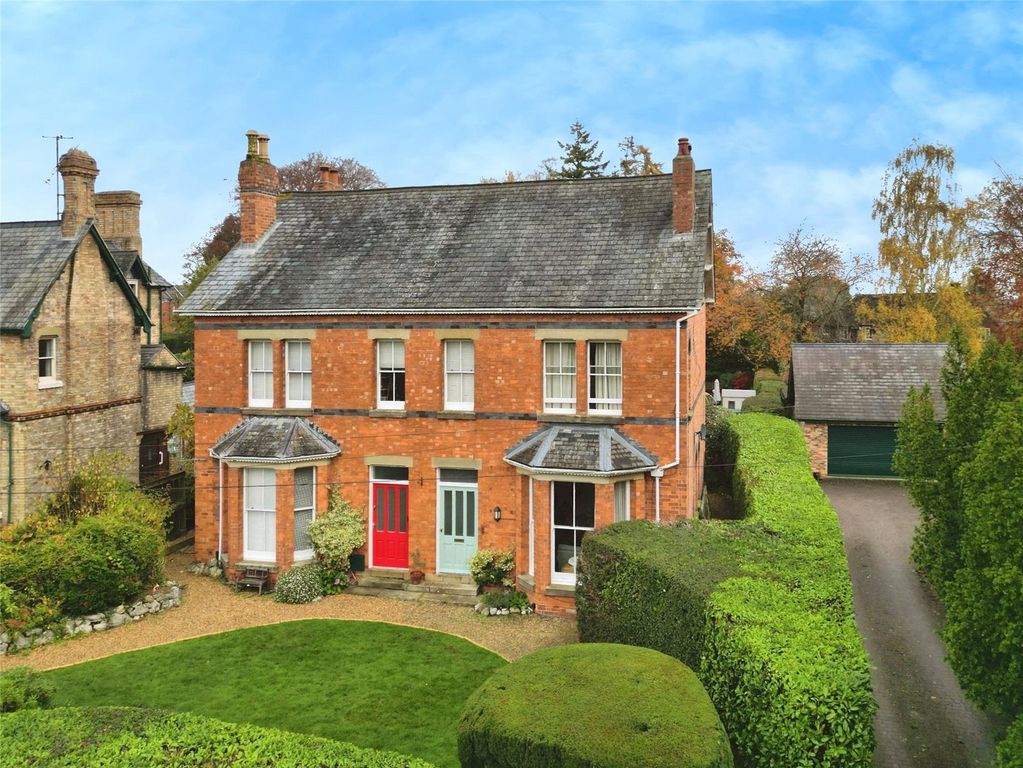 Property photo 1 of 21 Description